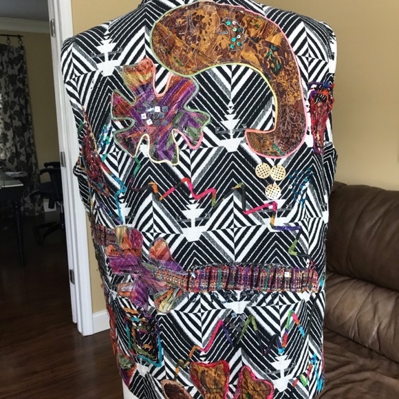 🌈 CHICO'S Vest 🌈 with Metal Embellishments - Picture 4 of 4